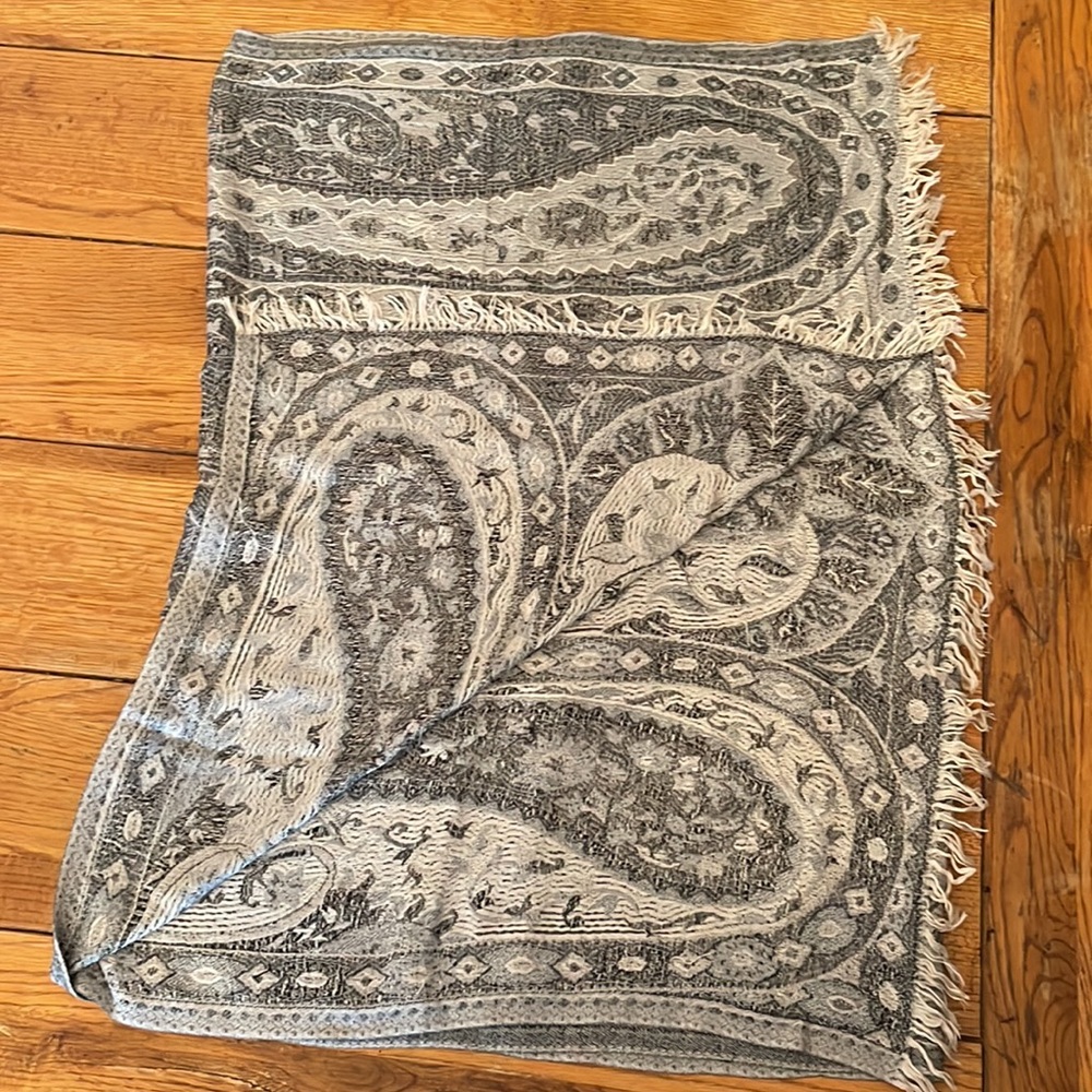 Scarf - Picture 2 of 3